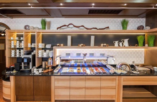 Regau Hotel | Discover Comfort at Hotel Weinberg GmbH with Spa & Dining
