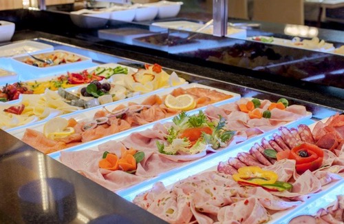 Regau Hotel | Discover Comfort at Hotel Weinberg GmbH with Spa & Dining