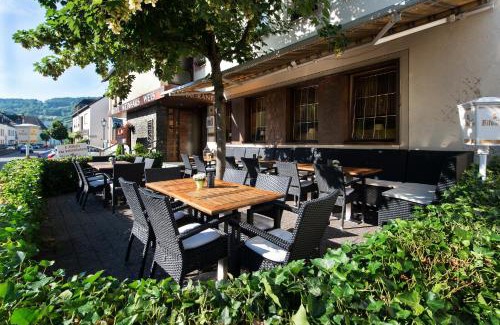Leiwen Hotel | Pet Friendly Retreat at Hotel Weinhaus Weis with Pool