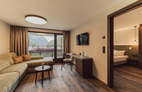 Kaunertal Hotel | Discover Hotel Weisseespitze: Oceanfront Retreat with Spa