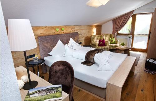 See Hotel | Exquisite Hotel Weisses Lamm: Oceanfront Retreat with Spa