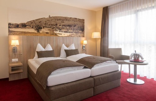 Porta Westfalica Hotel | Discover Hotel Weserschiffchen: Pet-Friendly Elegance
