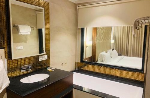 Zirakpur Hotel | Inviting Hotel West End View with Family-Friendly Amenities