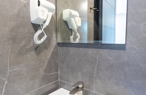 Kutaisi Hotel | Budget-Friendly Hotel West Way with Family Amenities