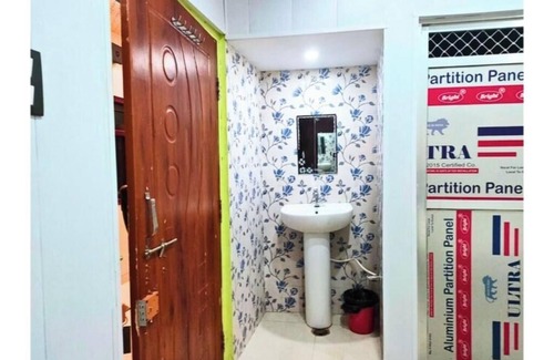 Gonda Apartment | Hotel White Stone Premium AC Room 1