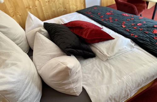 Feuchtwangen Hotel | Charming Stay at Hotel Wilder Mann with Spa & Family Dining