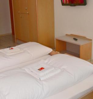 Bedingrade Hotel | Comfortable Stay at Hotel Wilhelmshöhe with Family-Friendly Perks