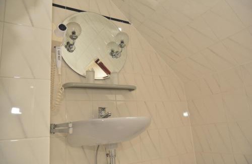 Bedingrade Hotel | Comfortable Stay at Hotel Wilhelmshöhe with Family-Friendly Perks
