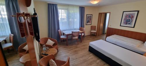 Ortsmitte Hotel | Welcoming Hotel Willinger Mitte with Family-Friendly Dining