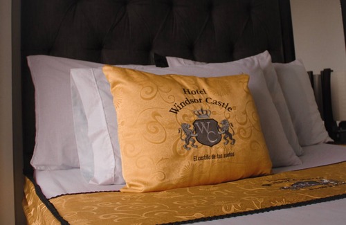 Los Martires Hotel | Budget-Friendly Stay at Hotel Windsor Castle Bogotá