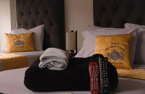 Los Martires Hotel | Budget-Friendly Stay at Hotel Windsor Castle Bogotá