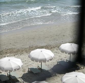 Laigueglia Hotel | Experience Hotel Windsor: Oceanfront Bliss & Top Ratings