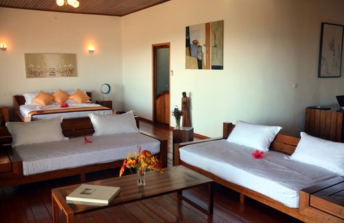Ambondrona Hotel | Cozy Hotel with Oceanfront Rooms and Scenic Terrace Views