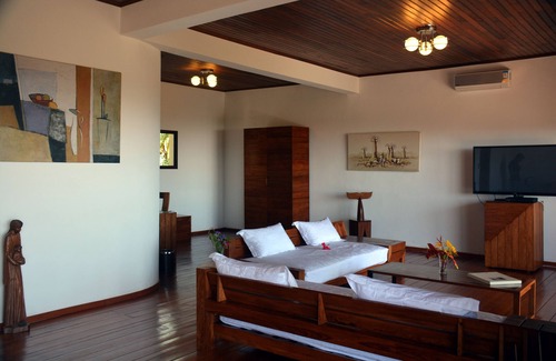 Ambondrona Hotel | Cozy Hotel with Oceanfront Rooms and Scenic Terrace Views
