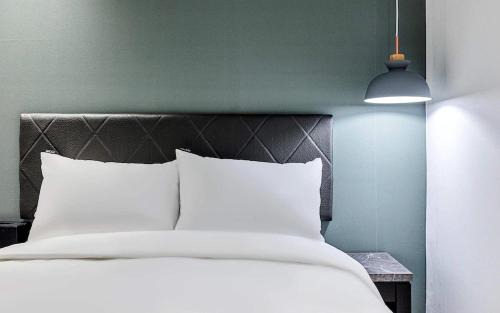 Hangangno-dong Hotel | Budget-Friendly Stay at Hotel WO Yongsan Station