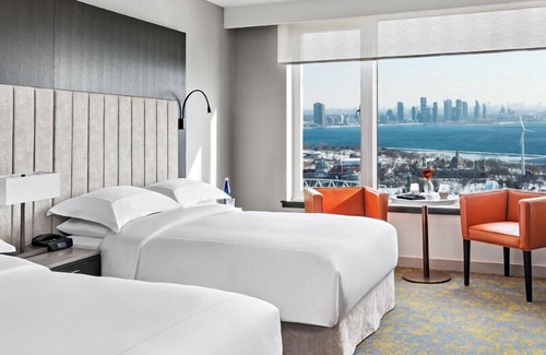 Niagara Hotel | Premier Hotel X Toronto: Eco-Friendly Stay with Spa & Pool