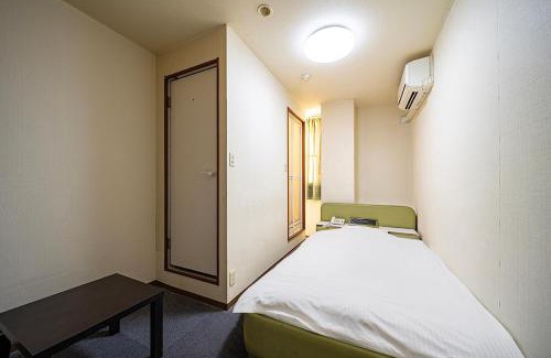 Shimo-takino Hotel | Comfortable Stay at Hotel Xenia Takinoyashiro with Breakfast