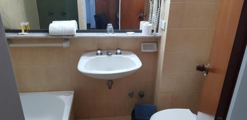 San Nicolas de los Arroyos Hotel | Pet-Friendly Retreat at Hotel Yaguaron with Pool & Hot Tub