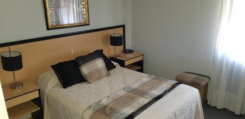 San Nicolas de los Arroyos Hotel | Pet-Friendly Retreat at Hotel Yaguaron with Pool & Hot Tub