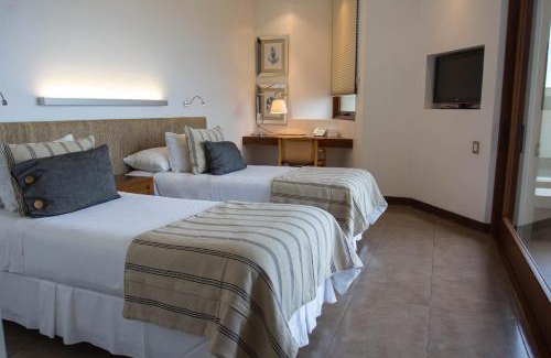 Mejillones Hotel | Top-Rated Hotel y Cabañas Hornitos with Private Pool & More