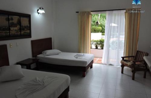 Caucasia Hotel | Pet-Friendly Hotel y Restaurante Mesón del Gitano Awaits You