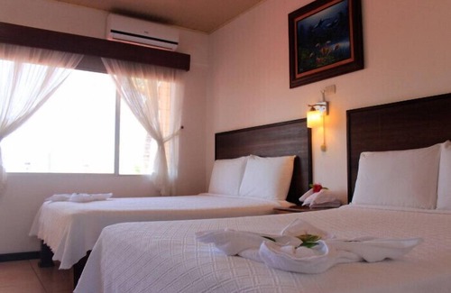 Puntarenas Hotel | Discover Hotel Yadran: Family-Friendly with Pool & Spa