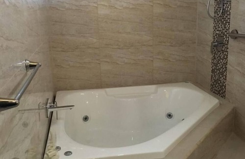 Puntarenas Hotel | Discover Hotel Yadran: Family-Friendly with Pool & Spa