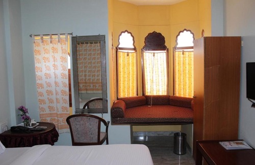 Barmer Hotel | Budget-Friendly Hotel Yaduraj with Breakfast & Family Fun