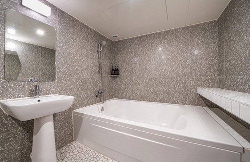 Cheongju Hotel | Budget-Friendly HOTEL YaJa West Gate with Spa & Breakfast