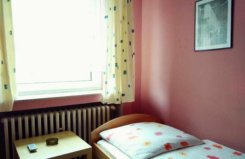 Oberhausen Hotel | Family-Friendly Retreat at Hotel Yans - Your Ideal Getaway
