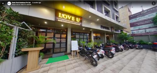 Nagpur Hotel | Budget-Friendly Hotel Yatri: Family and Dining Options Await