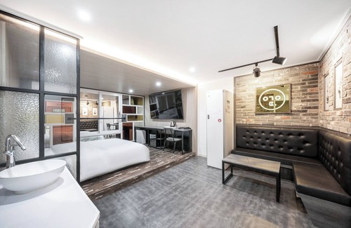 Gwangju Hotel | Discover Hotel Yeogiuhtte Gwangju Baek Un: Family-Friendly Stay