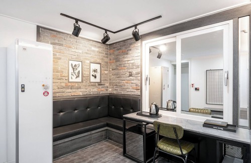 Gwangju Hotel | Discover Hotel Yeogiuhtte Gwangju Baek Un: Family-Friendly Stay