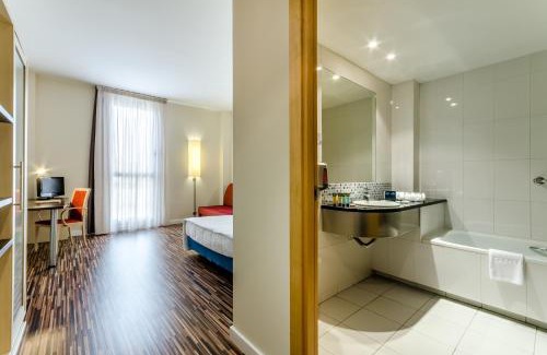Zaragoza Hotel | Budget-Friendly Hotel YIT Ciudad De Zaragoza for Families