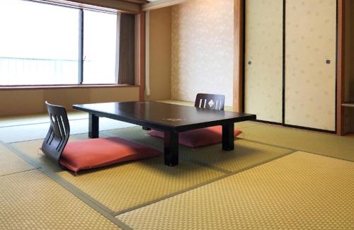 Yubiso Onsen Hotel | Relax at Hotel Yunojin with a Refreshing Hot Tub