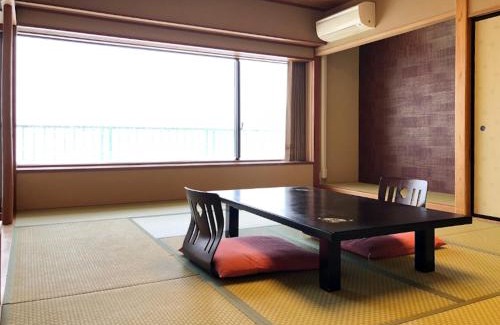 Yubiso Onsen Hotel | Relax at Hotel Yunojin with a Refreshing Hot Tub