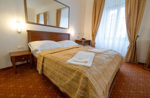 Topolcianky Hotel | Highly Rated Hotel Zámok Topoľčianky: Family-Friendly Stay