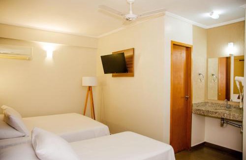 Pouso Alegre Hotel | Discover Hotel Zé Maria: Family-Friendly with Hot Tub