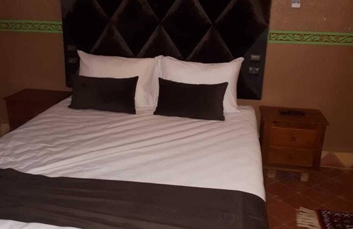 Amezrou Hotel | Guest Rated 10/10 at Hotel Zagour: Pool, Spa & Dining!