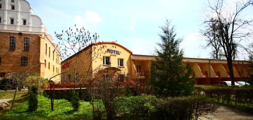Gizycko Hotel | Discover Hotel Zamek: Oceanfront Retreat with Spa & Pool