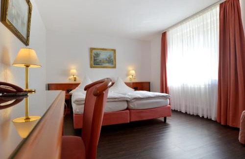 Cochem Hotel | Hotel Zehnthof: Pet-Friendly Getaway with Breakfast Included