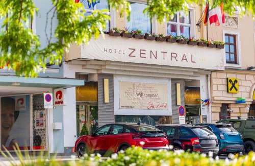 Wiener Neustadt Hotel | Explore Hotel Zentral: Pet-Friendly with Family Amenities