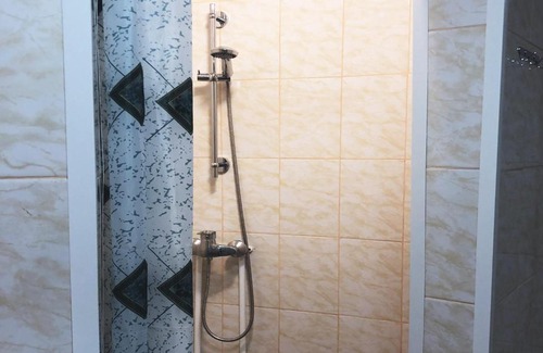 Liski Hotel | Comfortable Hotel Zhuravli with Breakfast and Kitchen Access