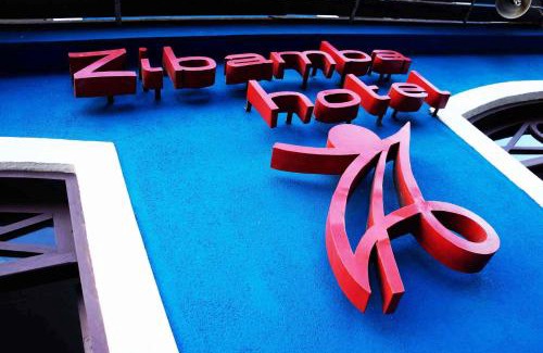 Centro Hotel | Discover Hotel Zibamba: Family-Friendly with Pool Access