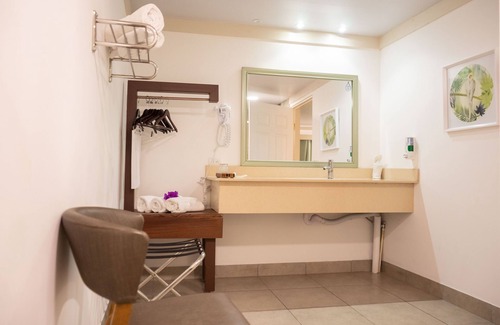 San Isidro de El General Hotel | Discover Hotel Zima: Family-Friendly Retreat with Pool & Spa