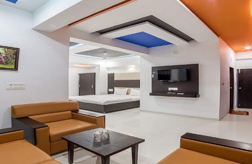 Akhol Hotel | Discover Hotel Zorba in Deesa: Rated 8/10 with Great Amenities