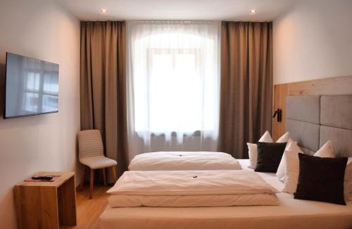 Enkering Hotel | Discover Hotel zum Bräu: Family-Friendly with Great Amenities