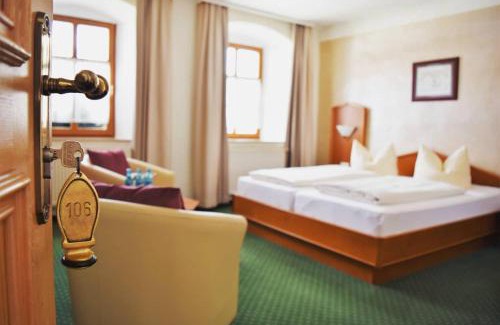 Enkering Hotel | Discover Hotel zum Bräu: Family-Friendly with Great Amenities