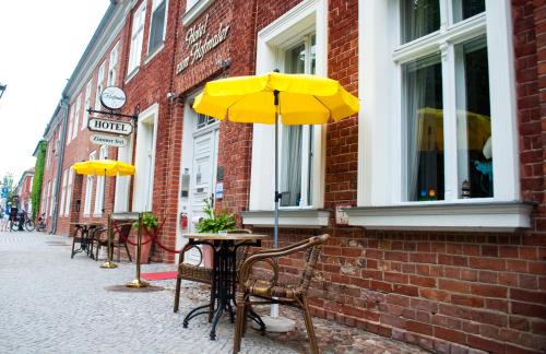 Dutch Quarter Hotel | Discover Hotel zum Hofmaler: Family-Friendly Retreat