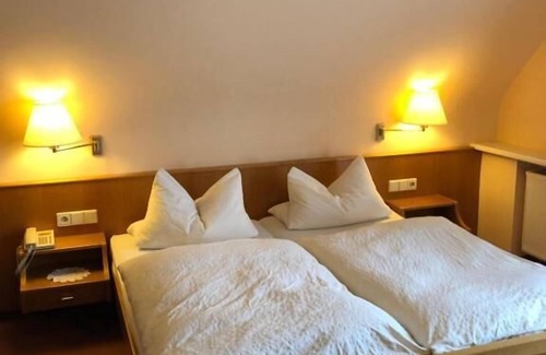 Klosterreichenbach Hotel | HOTEL ZUM SCHÜTZEN